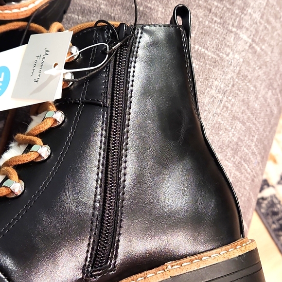 WOMANS WINTER BOOTS LACE UP, MINKY FUR ON TONGUE. SIZE 7 1/2. COLOR BLACK - Picture 11 of 12